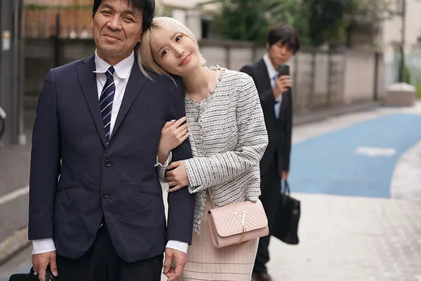 Vợ sắp cưới của thằng bạn thân dùng “lồn kế” lên tôi khi bị tôi phát hiện làm “sugar baby”